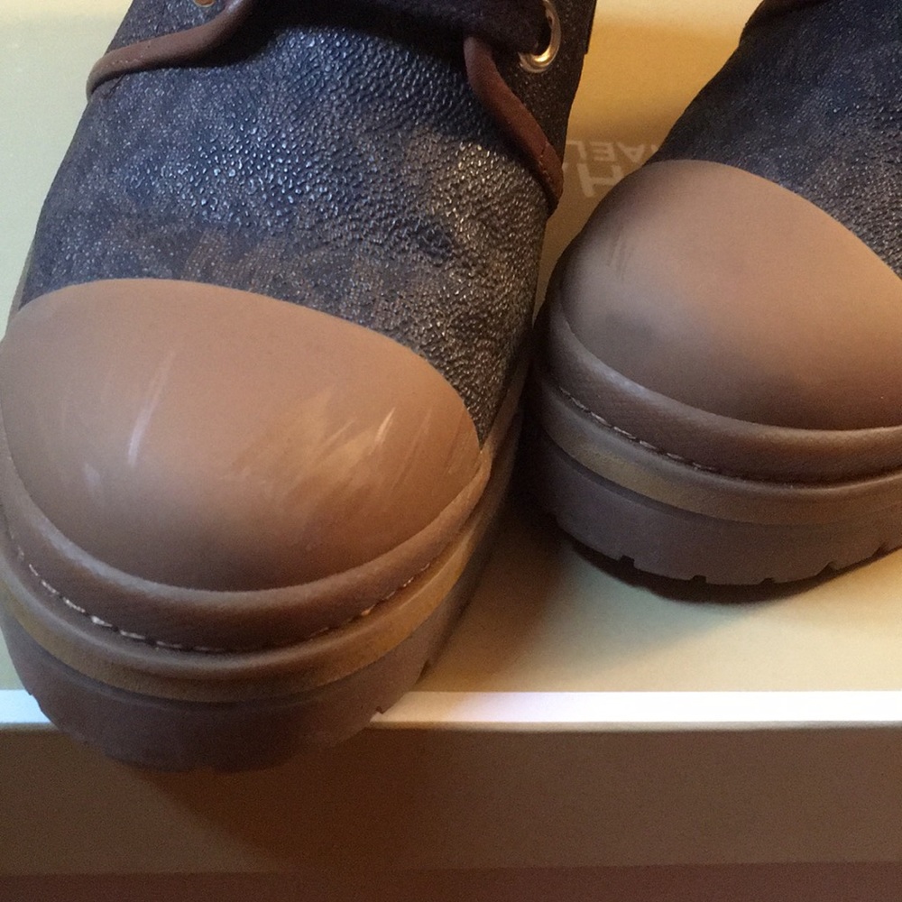 Micheal Kors Boots, worn once - Picture 3 of 7